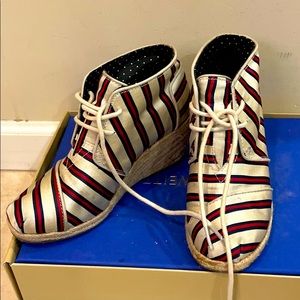 Toms cute color wedge bootie